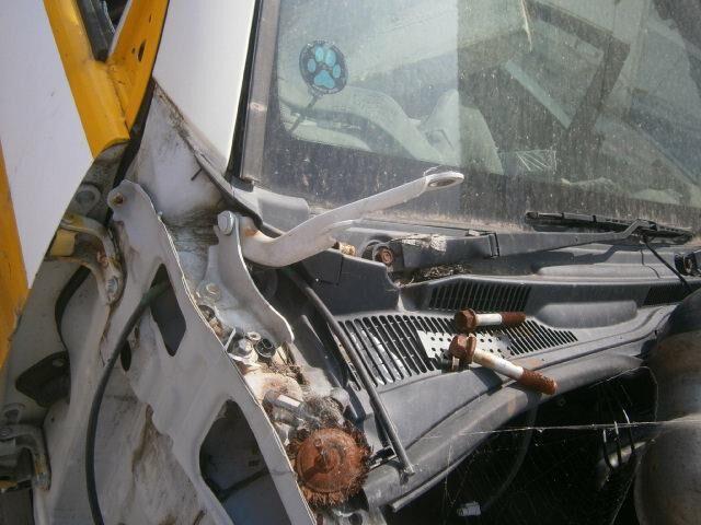 Решетка под лобовое стекло Тойота Хайлюкс Сурф в Бийске 29486